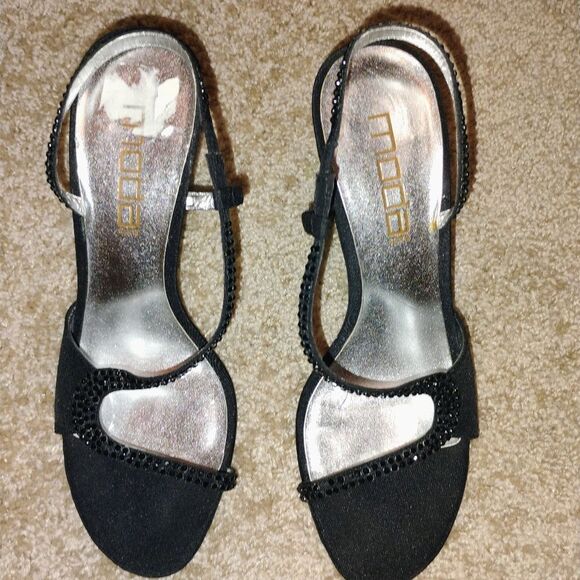 Moda Spana Black Heels with Glittering Embellishments - Picture 1 of 10